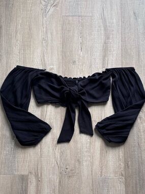 Off the Shoulder Longsleeve Tie Front Crop Top in Black